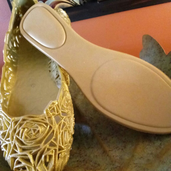 NWOT✨✨Fancy Gold Jelly Flats✨✨ - Picture 8 of 8